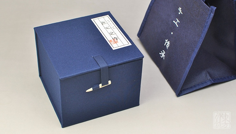 龙泉青瓷（弟窑•天青釉）吉祥摆件：小牛进宝