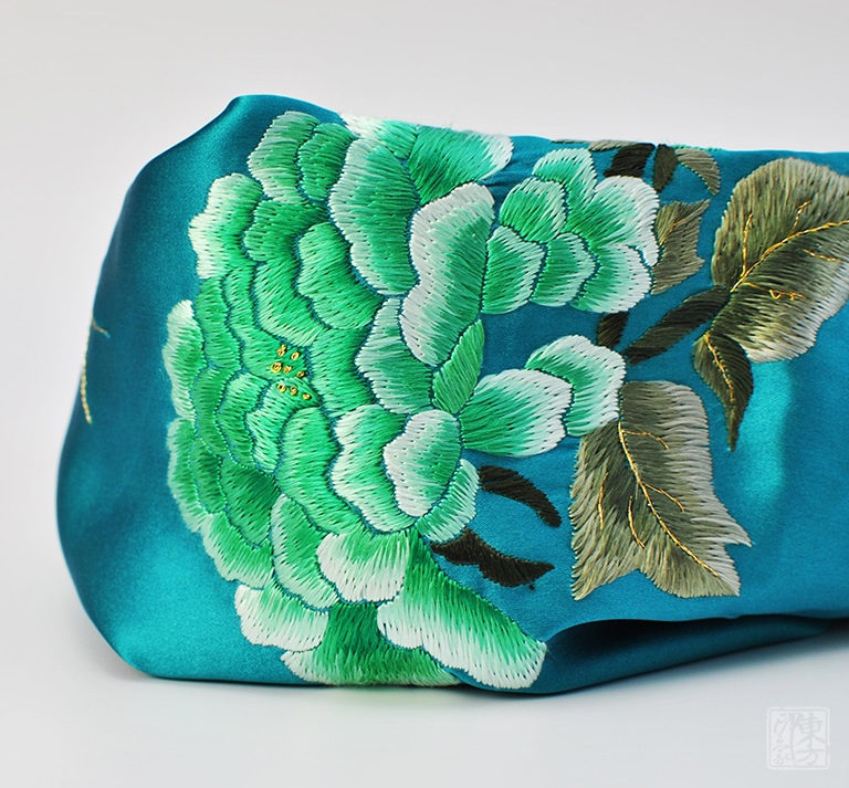 纯手工苏绣真丝围巾丝巾（带薄纱）：蝶恋花（松石绿）