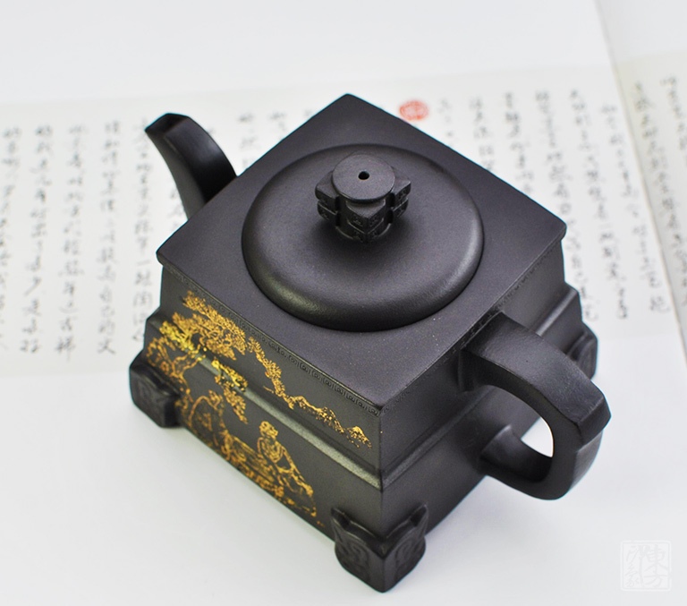 名家全手工宜兴原矿乌金泥精品紫砂壶：四方宝鼎