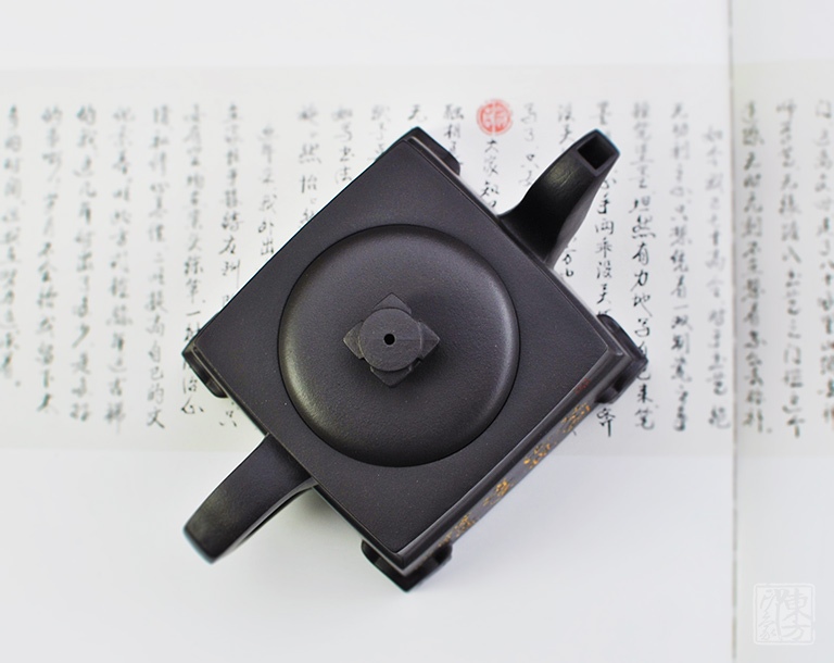 名家全手工宜兴原矿乌金泥精品紫砂壶：四方宝鼎