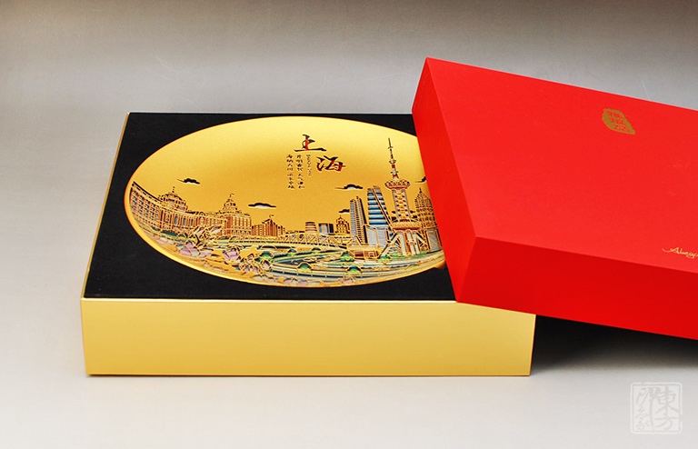 “城市礼物”双面晶雕手绘赏盘：大上海（Φ28cm）