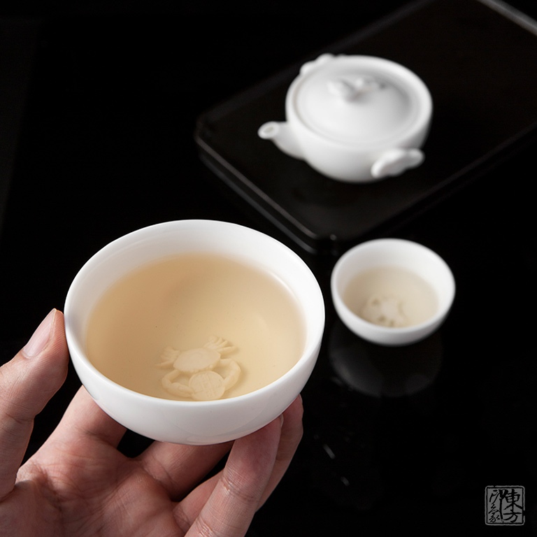 原矿白瓷手工立体浮雕茶具：蟹蟹（谢谢）你