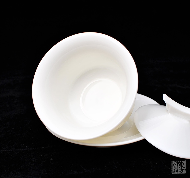 羊脂玉白瓷浮雕盖碗茶具套装：天下一家 （厦门金砖国家峰会礼）
