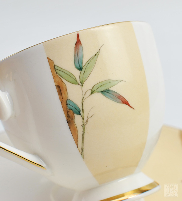 唐山骨瓷手绘咖啡杯：竹石萌兔图