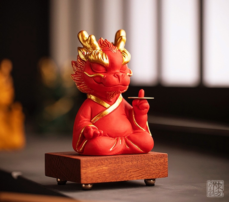 青砂石手工漆彩/金小龙摆件（红）：掐指一算，越来越赚