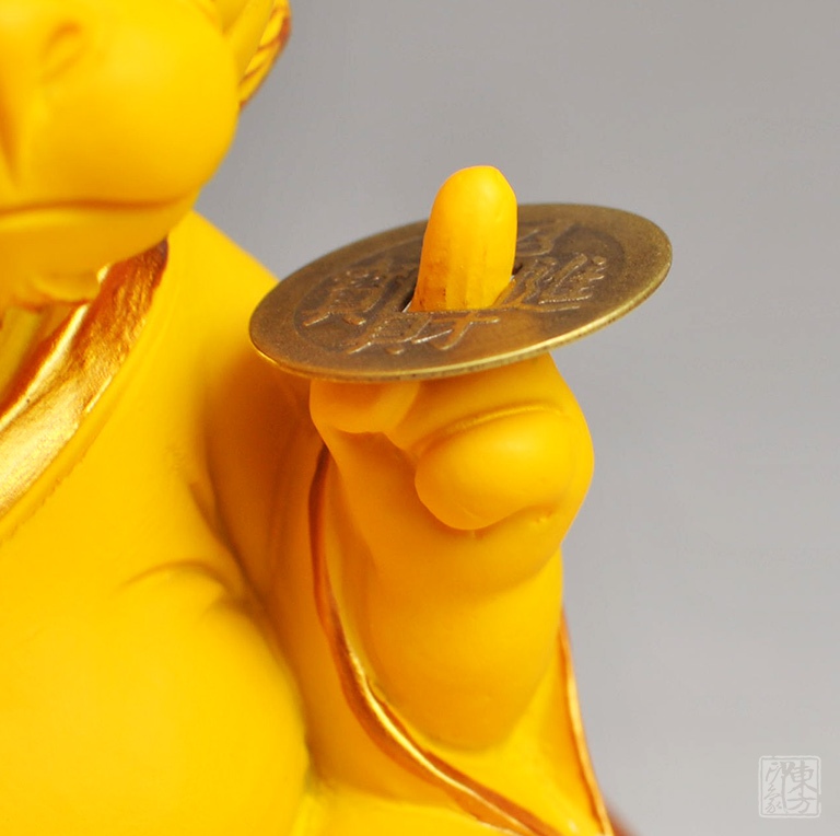 青砂石手工漆金小龙摆件：掐指一算，越来越赚