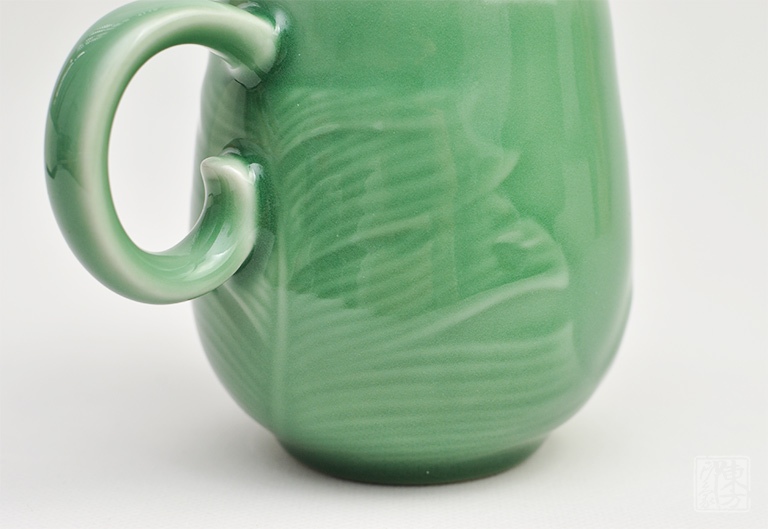 “芭蕉绿”龙泉青瓷梅子青釉茶杯：不焦虑