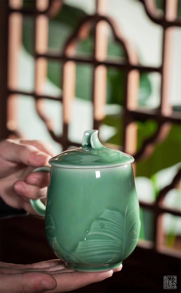 “芭蕉绿”龙泉青瓷梅子青釉茶杯：不焦虑