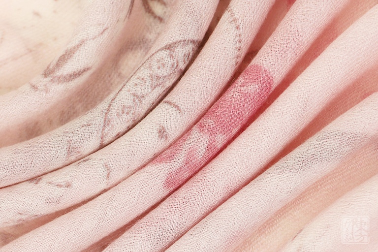 高精纺100%纯羊绒围巾:梅香如故(桃夭色)