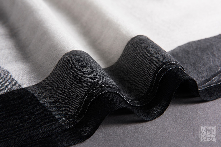 高精纺100%纯羊绒围巾:墨色春秋