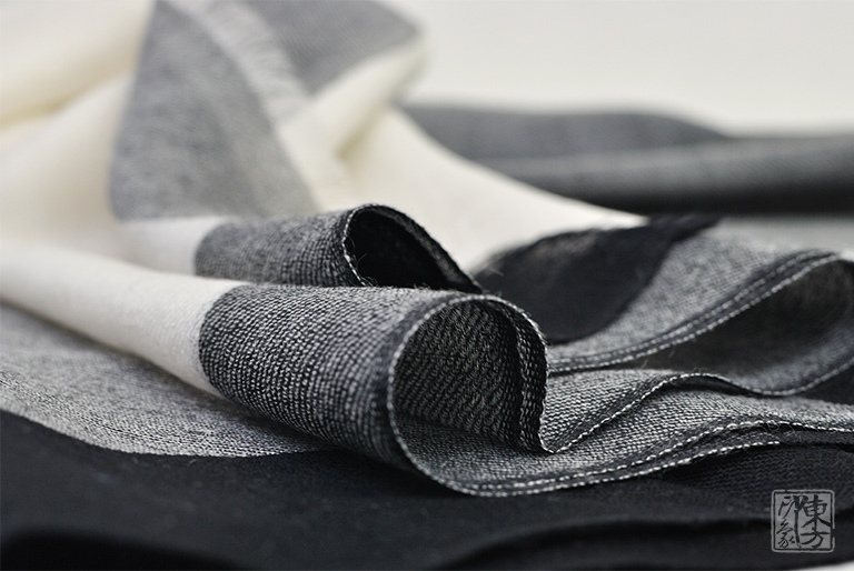 高精纺100%纯羊绒围巾:墨色春秋