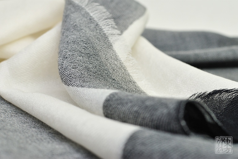 高精纺100%纯羊绒围巾:墨色春秋