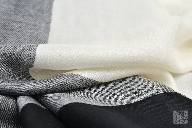 高精纺100%纯羊绒围巾:墨色春秋