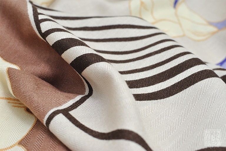 绵羊毛桑蚕丝混纺秋冬款围巾披肩:如花绽放