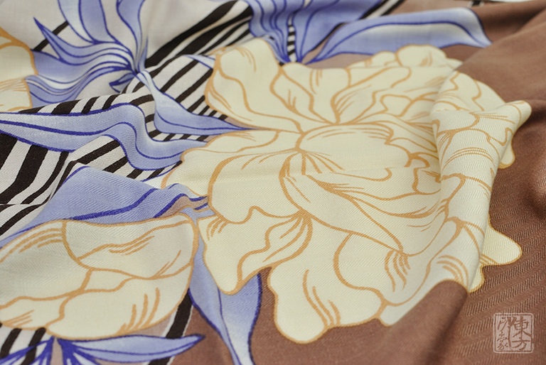 绵羊毛桑蚕丝混纺秋冬款围巾披肩:如花绽放