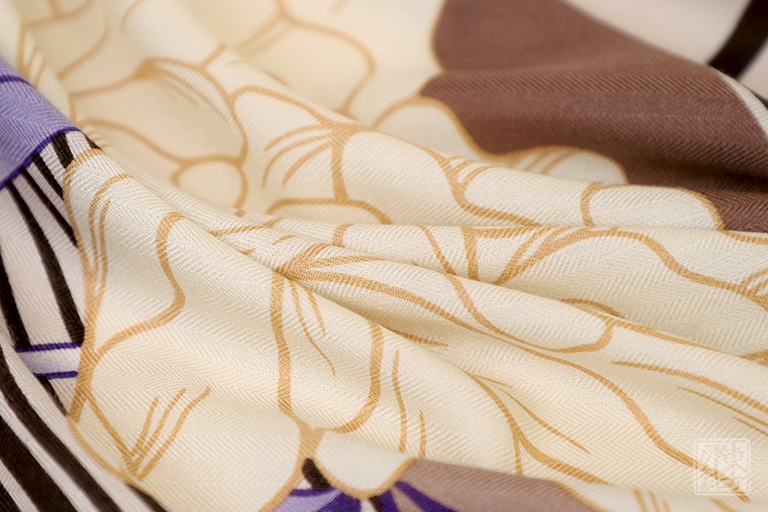 绵羊毛桑蚕丝混纺秋冬款围巾披肩:如花绽放