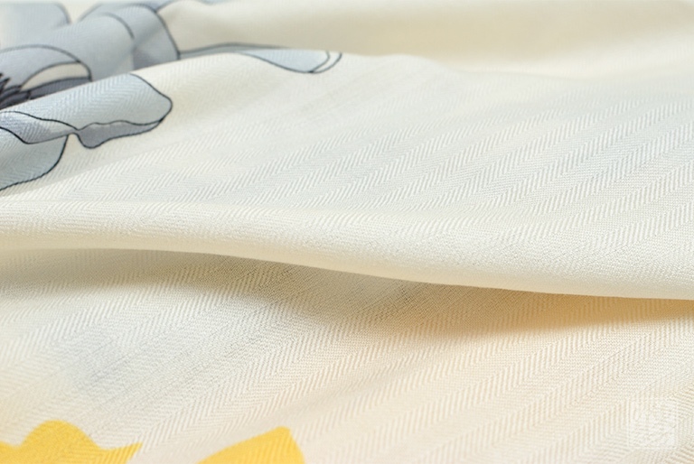 绵羊毛桑蚕丝混纺秋冬款围巾披肩:玉兰福蝶