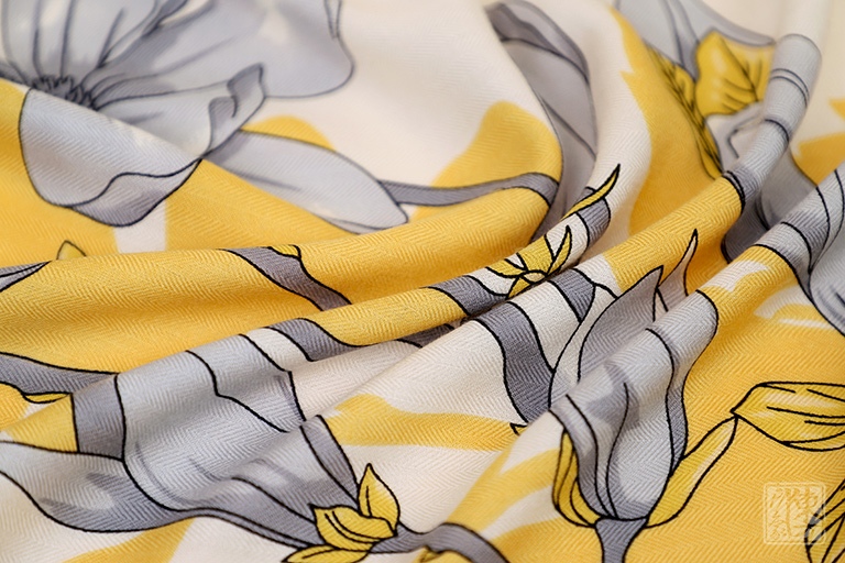 绵羊毛桑蚕丝混纺秋冬款围巾披肩:玉兰福蝶