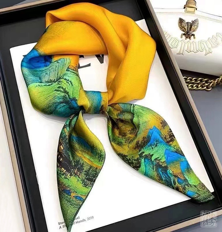 100%桑蚕丝/真丝素绉缎丝巾:千里江山图(中方巾)