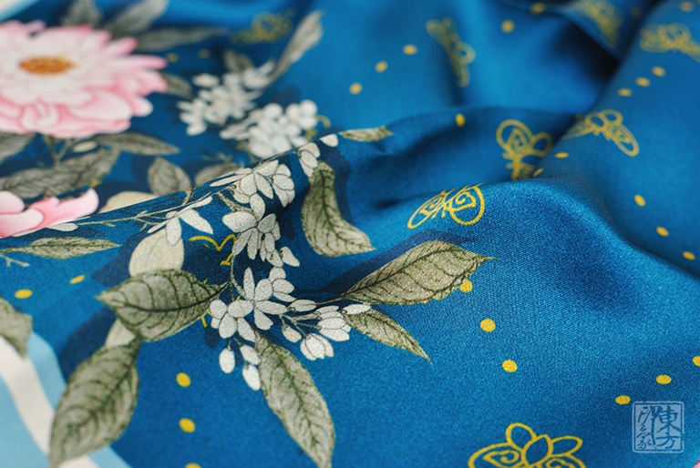 100%桑蚕丝/真丝素绉缎丝巾:元·钱选《八花图》(中方巾)