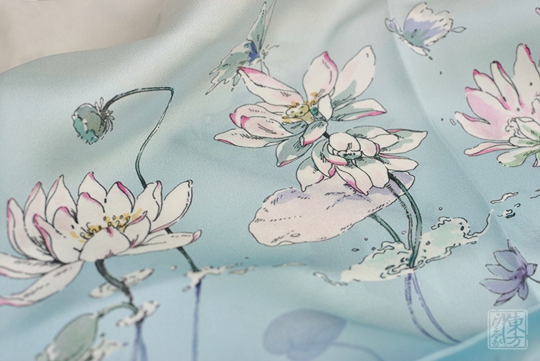 100%桑蚕丝/真丝素绉缎丝巾：莲塘倩影