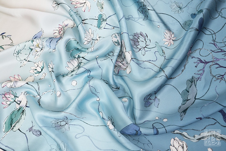 100%桑蚕丝/真丝素绉缎丝巾：莲塘倩影