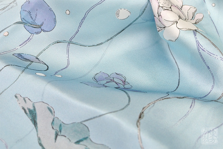 100%桑蚕丝/真丝素绉缎丝巾：莲塘倩影
