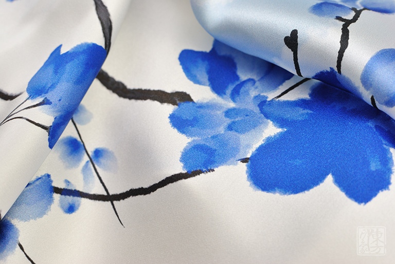 100%桑蚕丝/真丝素绉缎丝巾：墨染青花