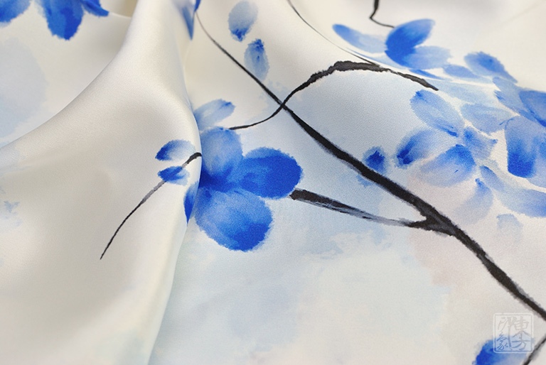 100%桑蚕丝/真丝素绉缎丝巾：墨染青花
