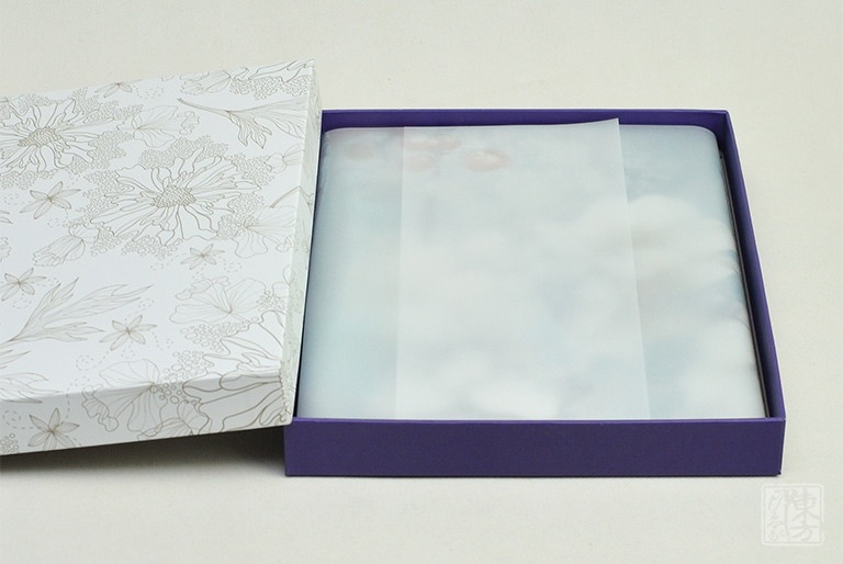 100%桑蚕丝/真丝素绉缎丝巾长巾：山茶花开