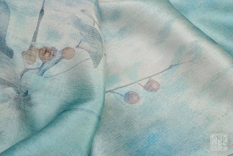 100%桑蚕丝/真丝素绉缎丝巾长巾：山茶花开