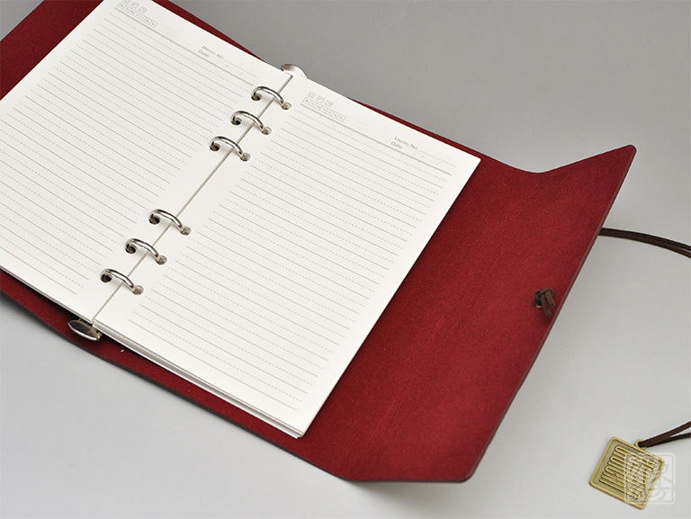 “一马当先”文具三件套:笔记本+笔+优盘