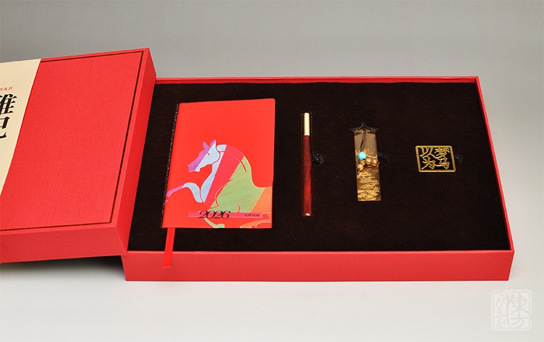 “以梦为马”文具四件套