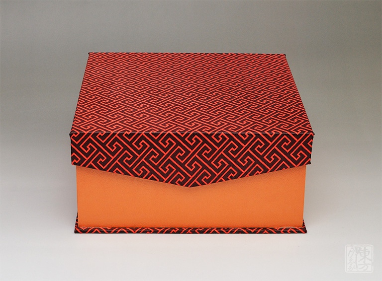 平遥漆器掐铜丝嵌螺钿首饰盒：锦上添花