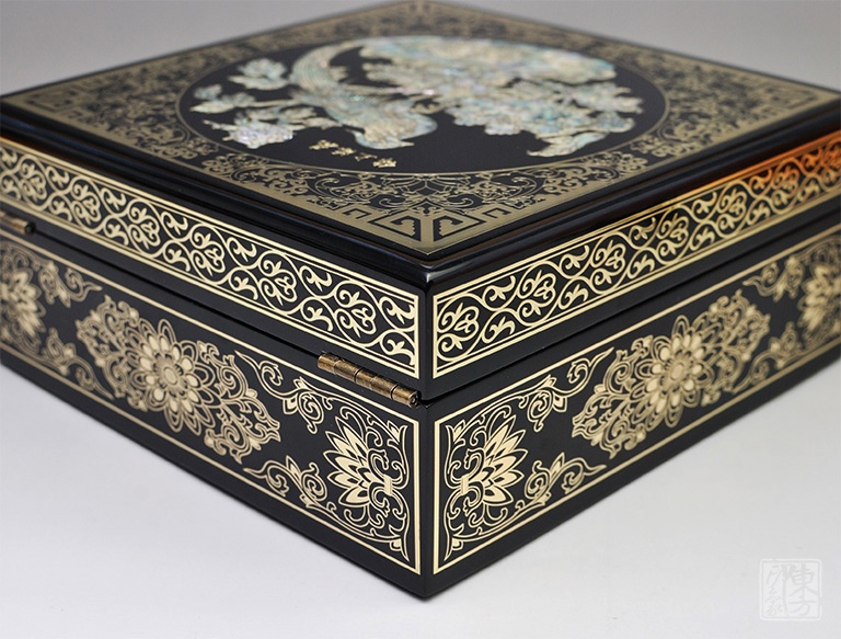 平遥漆器掐铜丝嵌螺钿首饰盒:锦上添花