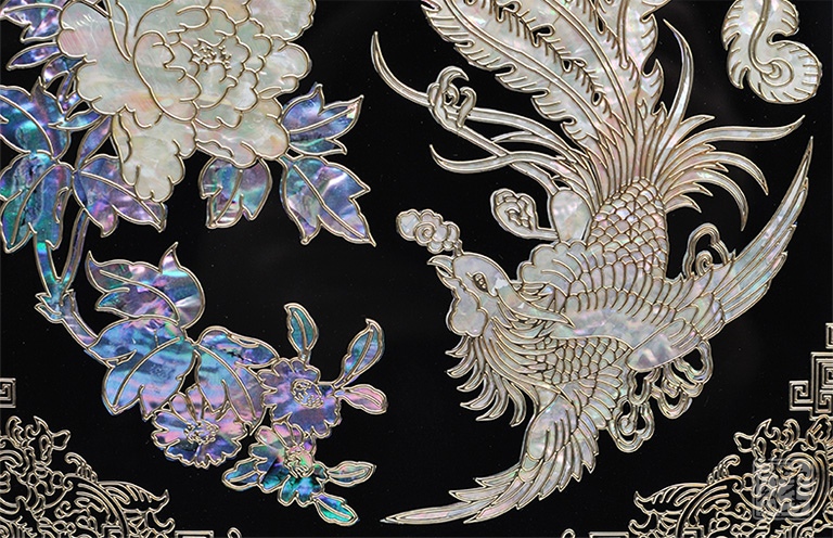 平遥漆器掐铜丝嵌螺钿首饰盒：凤戏牡丹