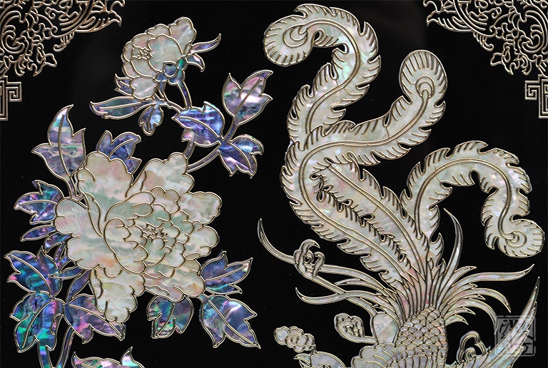 平遥漆器掐铜丝嵌螺钿首饰盒：凤戏牡丹