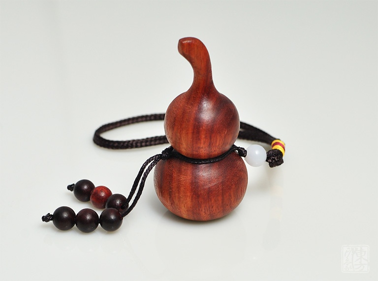 赞比亚血檀木雕挂饰：福禄随行