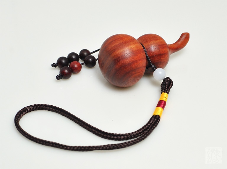 赞比亚血檀木雕挂饰：福禄随行