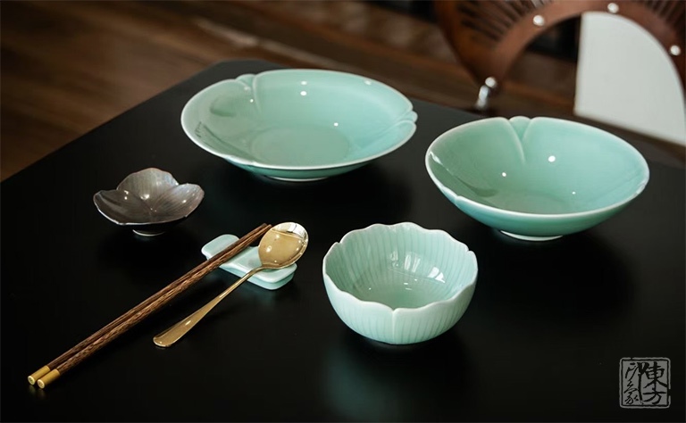 龙泉青瓷（弟窑·天青釉）一人食餐具：繁花