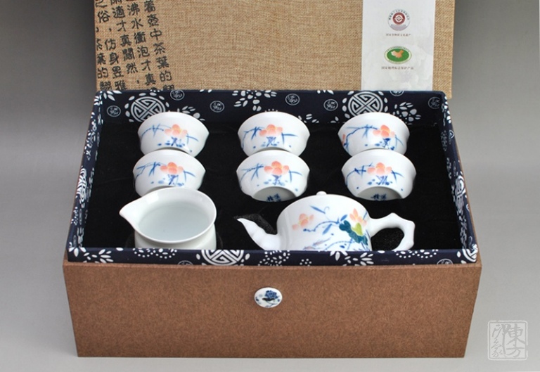醴陵釉下五彩手绘茶具八件套－莲年有鱼