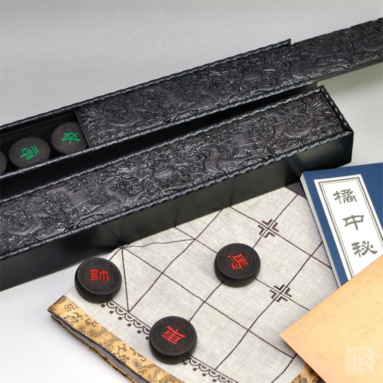 锦盒镇尺型黑酸枝（黑檀）象棋