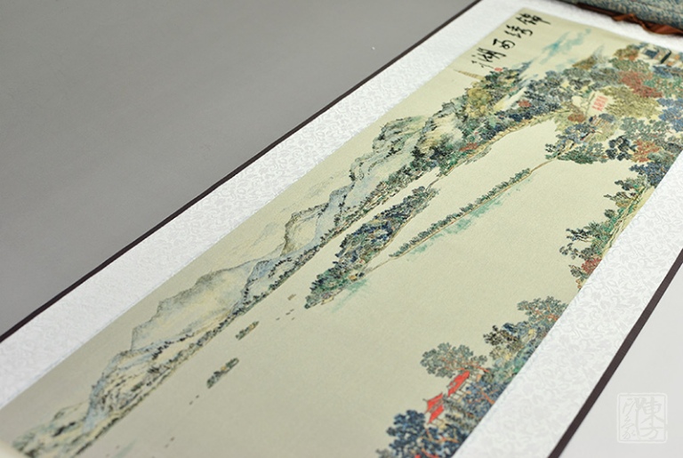 “锦绣西湖全景图”真丝织锦横轴画